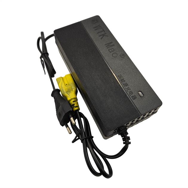 Akülü Çuvalağzı Dikiş Makinesi Şarj Adaptörü / GK9-370-C görseli 3