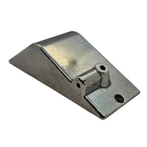 Çuvalağzı Dikiş Makinesi Üçgen Metal Kapak / 6001006 (245014) BC-1-21 görseli 2