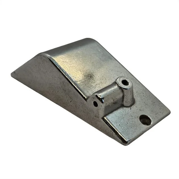 Çuvalağzı Dikiş Makinesi Üçgen Metal Kapak / 6001006 (245014) BC-1-21 görseli 3